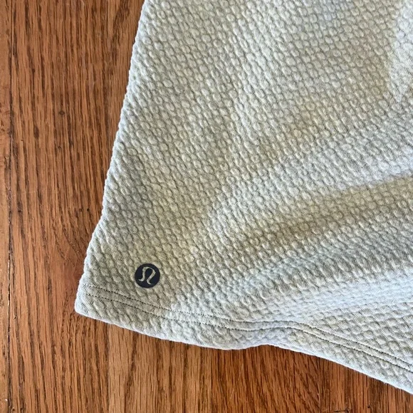 Lululemon At Ease 5” Shorts - Picture 4 of 4